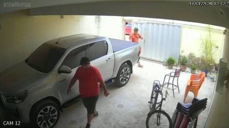 moradores-denunciam-acao-de-criminosos-em-invasoes-a-casas-no-jardim-jatoba,-em-fortaleza