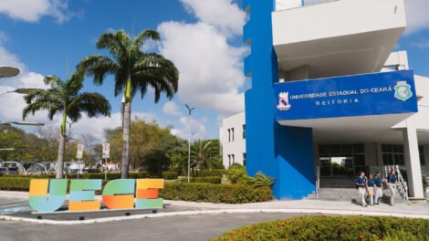 uece-divulga-edital-de-isencao-da-taxa-do-vestibular-2026.2