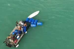 catamara-naufragado-no-mucuripe-e-reflutuado-e-passara-por-reparos