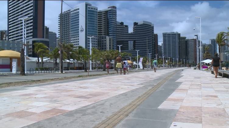 reordenamento-do-comercio-ambulante-na-beira-mar-de-fortaleza-chega-a-30%-da-area-prevista