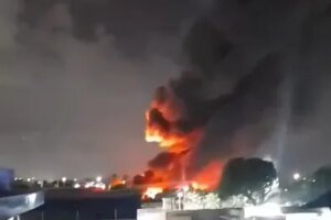 incendio-de-grandes-proporcoes-destroi-galpao-de-fabrica-de-colchoes-em-maracanau