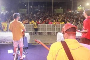 pre-carnaval-de-fortaleza-2026-lota-mercado-dos-pinhoes-e-amplia-festa-com-novos-polos-na-cidade