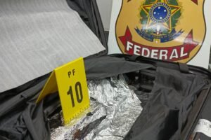 mulher-e-presa-no-aeroporto-de-fortaleza-ao-tentar-embarcar-para-a-europa-com-2-kg-de-cocaina