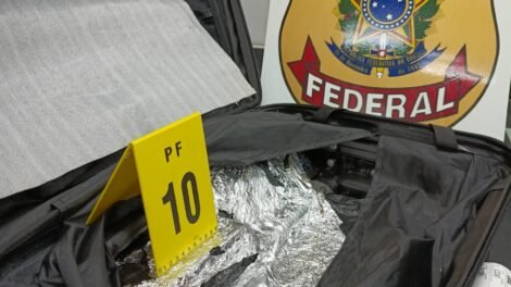 mulher-e-presa-no-aeroporto-de-fortaleza-ao-tentar-embarcar-para-a-europa-com-2-kg-de-cocaina