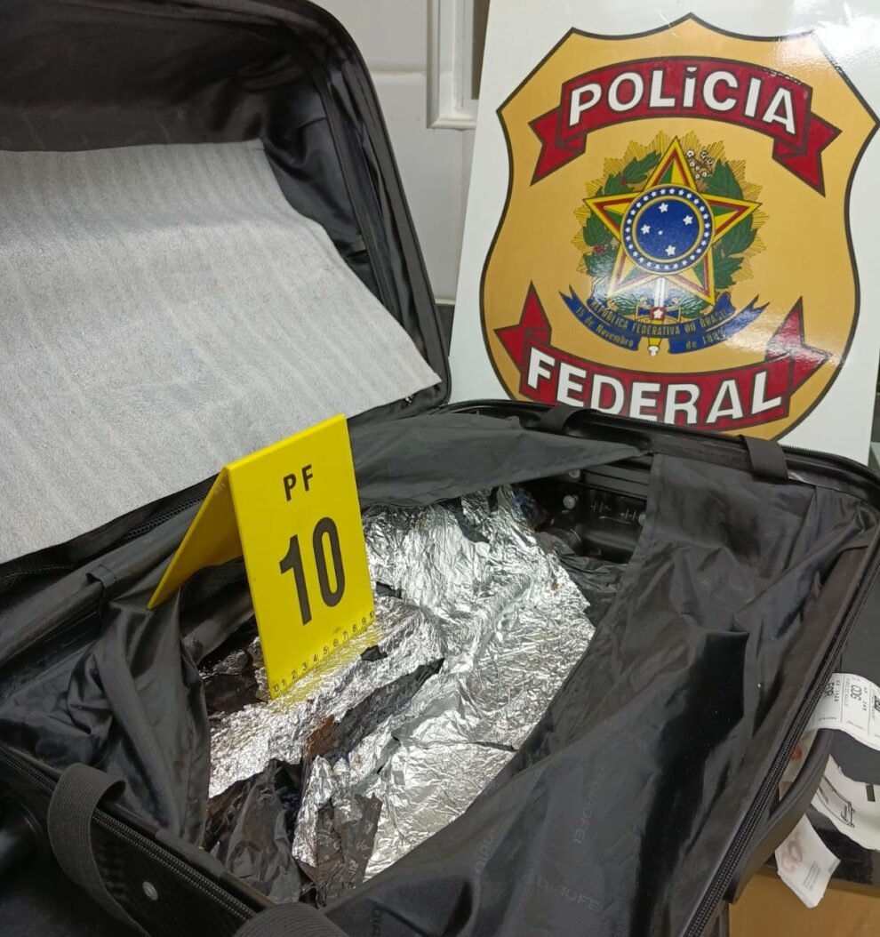 mulher-e-presa-no-aeroporto-de-fortaleza-ao-tentar-embarcar-para-a-europa-com-2-kg-de-cocaina