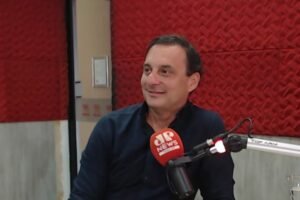 diretor-de-operacoes-do-grupo-dcdn-destaca-trajetoria-empresarial-em-entrevista-a-jovem-pan-news-fortaleza