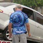 carro-cai-em-cratera-que-abriu-durante-fortes-chuvas-em-rua-de-fortaleza;-confira-o-video