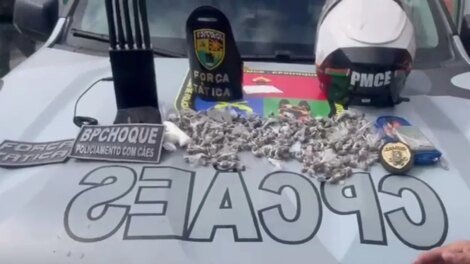 homem-e-preso-com-550-trouxinhas-de-drogas-apos-caes-farejadores-encontrem-esconderijo,-no-ceara