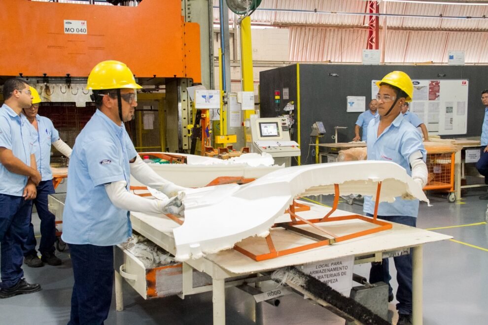 ceara-ocupa-2o-lugar-em-empregos-formais-na-industria-no-norte-e-nordeste-em-2025