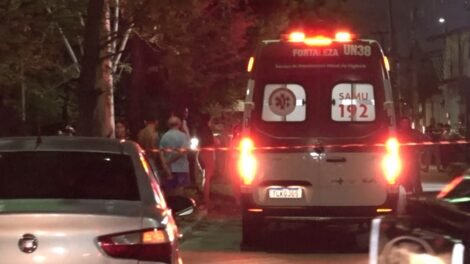 motociclista-morre-ao-perder-o-controle-e-colidir-em-arvore,-em-fortaleza
