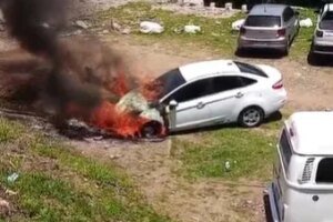 carro-pega-fogo-no-estacionamento-do-horto-do-padre-cicero-em-juazeiro-do-norte