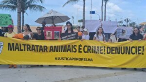 fortaleza-registra-atos-por-justica-apos-morte-do-cao-orelha