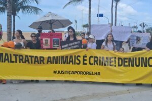 fortaleza-registra-atos-por-justica-apos-morte-do-cao-orelha