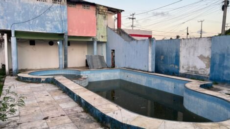 bebe-morreu-afogado-em-piscina-apos-irma-adolescente-sair-para-mercearia,-em-caucaia-(ce)