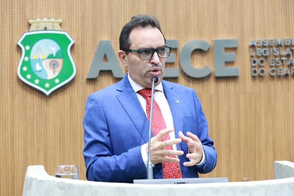 pt-ceara-suspende-filiacao-de-suplente-de-deputado-preso-por-importunacao-sexual