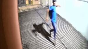 criminosos-invadem-condominio-e-furtam-bicicletas-na-area-nobre-de-fortaleza;-veja-o-video