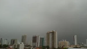 ceara-recebe-aviso-de-chuvas-e-ventos-intensos-para-96-municipios;-veja-lista