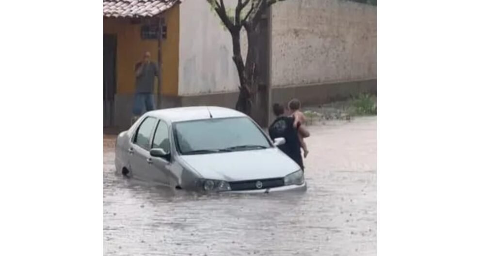 chuvas-geram-alagamentos-e-dificultam-o-transito-em-ruas-de-juazeiro-do-norte,-no-ceara