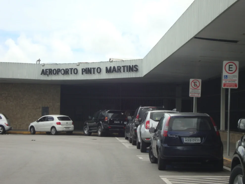 parte-do-antigo-terminal-do-aeroporto-de-fortaleza-comeca-a-ser-desmontada-apos-25-anos-desativada