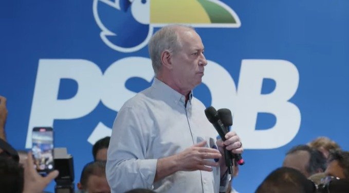 “eu-nao-pretendo-mais-ser-candidato”,-diz-ciro-gomes-em-evento-de-oposicao-no-cariri