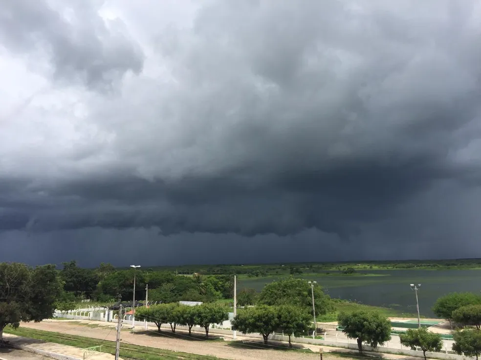 funceme-registra-chuva-em-111-municipios-do-ceara-entre-sabado-e-domingo;-mombaca-lidera-volumes