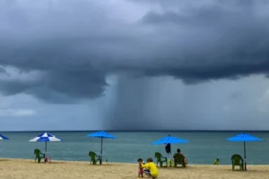 previsao-do-tempo-indica-domingo-chuvoso-em-fortaleza-e-em-todo-o-ceara,-com-alertas-de-perigo-do-inmet