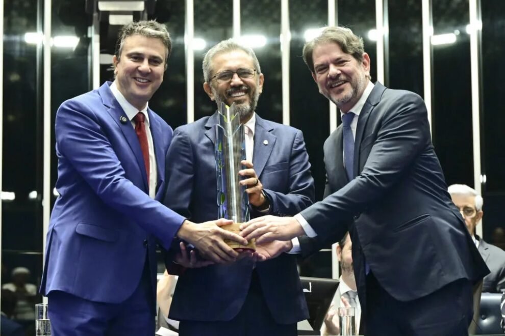 elmano-diz-que-coordenacao-da-campanha-de-reeleicao-ficara-com-cid-e-camilo