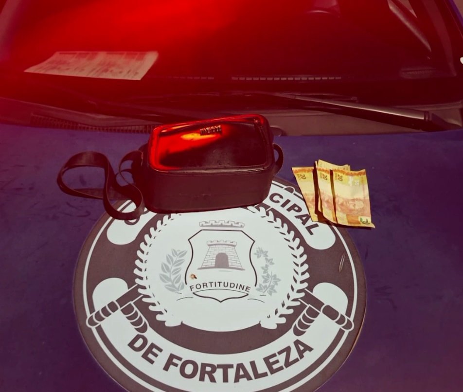 homens-sao-presos-pela-guarda-municipal-apos-assalto-em-ponto-de-onibus-em-fortaleza