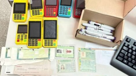 homem-e-preso-em-flagrante-com-canetas-emagrecedoras,-documentos-falsos-e-cartoes-em-fortaleza