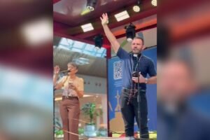 mergulho-na-misericordia-reune-fieis-em-tarde-de-louvor,-adoracao-e-reflexao-em-fortaleza