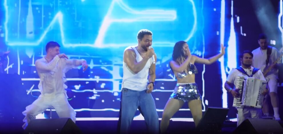 show-de-wesley-safadao-reune-mais-de-70-mil-folioes-no-carnaval-de-paracuru,-no-ceara