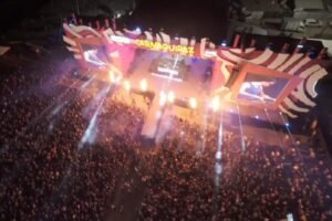 carnaval-de-aquiraz-registra-120-mil-pessoas-no-domingo-(15),-com-show-de-pedro-sampaio