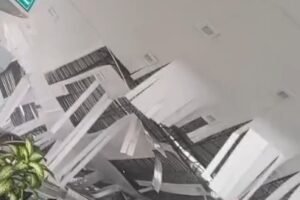 teto-de-posto-de-gasolina-desaba-apos-fortes-chuvas-no-ceara;-video-mostra-estragos