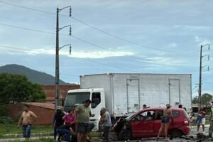 acidente-na-br-222-deixa-cinco-pessoas-feridas-em-sobral,-no-ceara