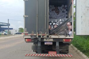 homem-e-preso-ao-transportar-18-toneladas-de-tecidos-sem-nota-fiscal-no-ceara