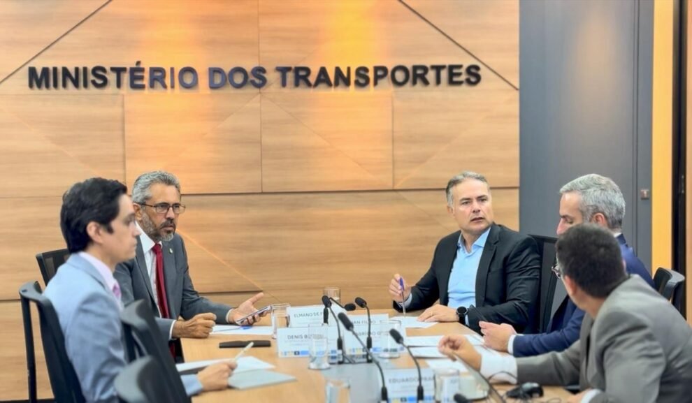 em-brasilia,-elmano-anuncia-duplicacao-das-br-222-e-br-020:-obras-devem-comecar-em-breve