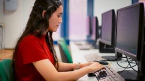 curso-gratuito-de-tecnologia-oferta-120-vagas-para-mulheres-e-pessoas-com-deficiencia-em-fortaleza