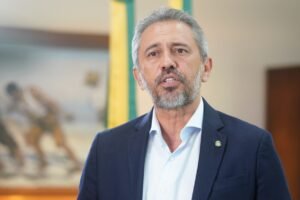 elmano-de-freitas-comemora-aprovacao-do-pl-antifaccao-na-camara-dos-deputados