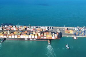 porto-do-pecem-bate-recorde-de-conteineres-e-cresce-7%-em-movimentacao-de-cargas-em-2025