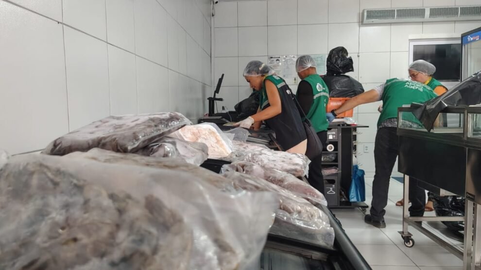 operacao-apreende-400-kg-de-pescados-irregulares-em-fortaleza