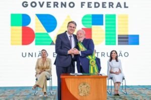 lula-deve-voltar-ao-ceara-para-inaugurar-ita-em-fortaleza,-anuncia-camilo-santana;-saiba-quando