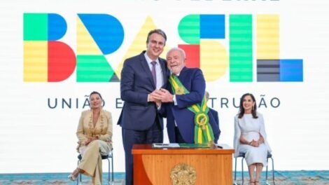lula-deve-voltar-ao-ceara-para-inaugurar-ita-em-fortaleza,-anuncia-camilo-santana;-saiba-quando