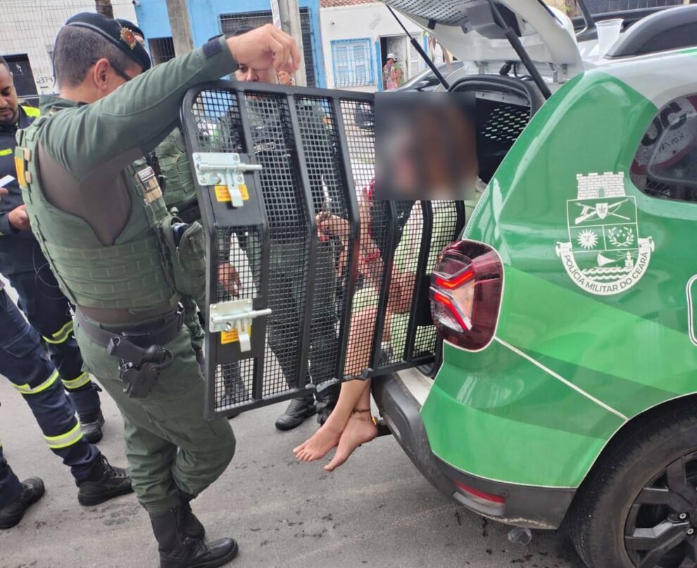 motorista-sob-efeito-de-drogas-provoca-serie-de-colisoes-no-transito-e-e-presa-em-fortaleza