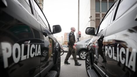 homem-e-preso-em-fortaleza-por-matar-mais-de-100-animais-e-transmitir-maus-tratos-ao-vivo