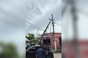 caminhao-derruba-poste-e-deixa-trecho-da-av.-raul-barbosa-sem-energia-em-fortaleza