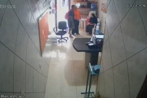 criminoso-invade-motel-em-fortaleza,-ameaca-funcionarias-e-foge-com-pertences