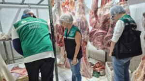 agefis-apreende-500-kg-de-carne-em-acougue-de-fortaleza;-estabelecimento-ja-estava-interditado