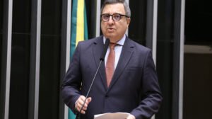 danilo-forte-anuncia-saida-do-uniao-brasil-apos-impasse-sobre-candidatura-ao-tcu