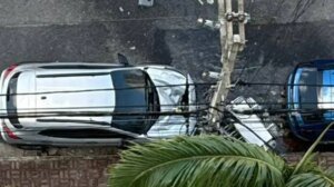 transformador-explode-e-cai-sobre-carro-estacionado-em-rua-de-fortaleza