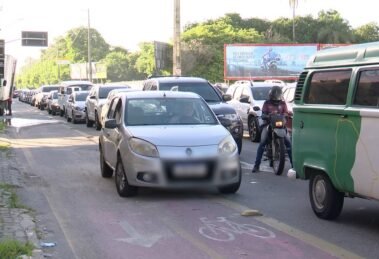 invasao-de-ciclofaixas-por-motos-e-carros-gera-multas-e-preocupa-ciclistas-em-fortaleza